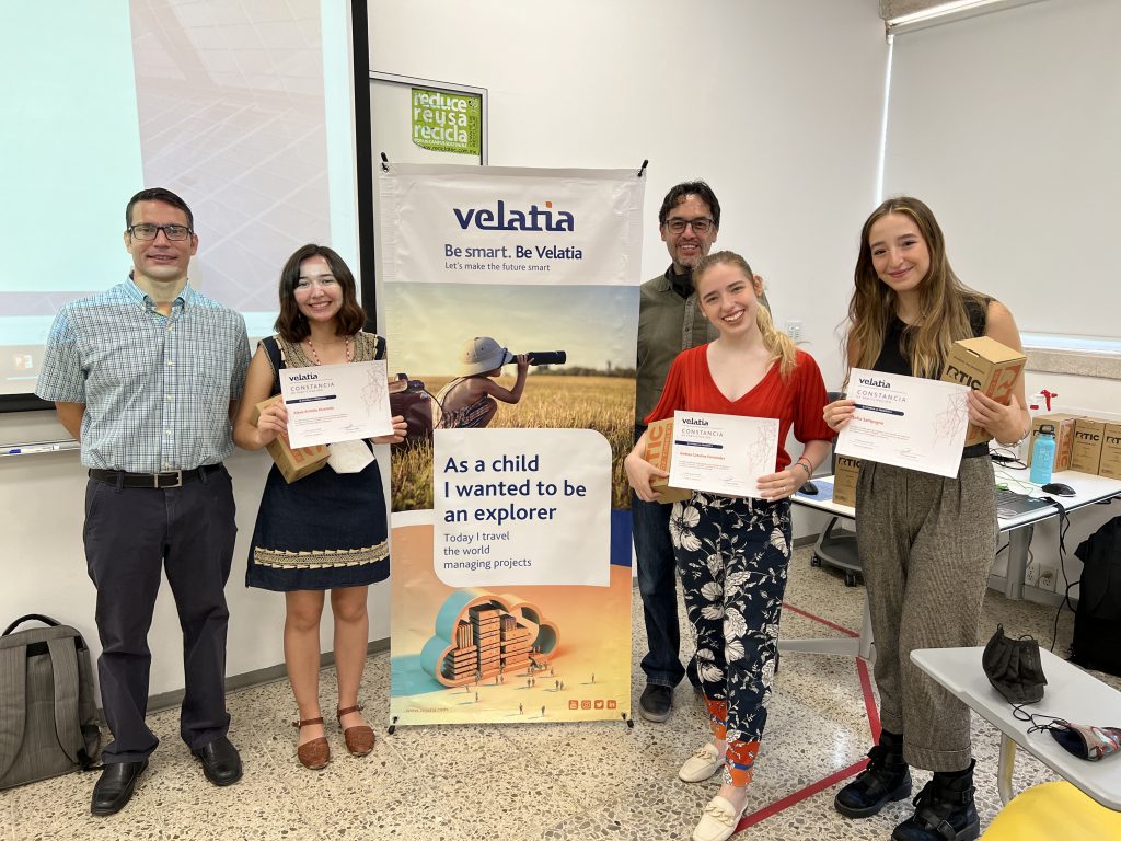Velatia premia a varios estudiantes de ingeniería del TEC de Monterrey