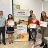 Velatia premia a varios estudiantes de ingeniería del TEC de Monterrey durante la ceremonia de clausura del reto de “Unidad de Interconexión de Dispositivos”