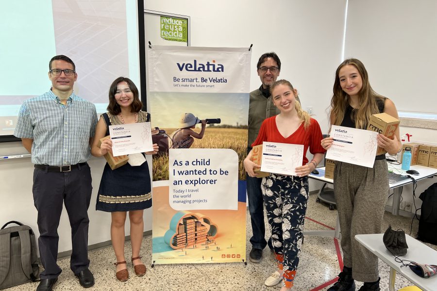 Velatia awards several engineering students from the Monterrey Institute of Technology during the closing ceremony of the “Device Interconnection Unit” challenge.
