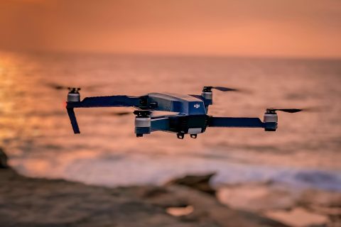 Drones que vigilan fallos en plantas fotovoltaicas