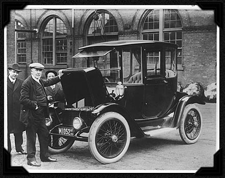 EdisonElectricCar1913.jpg